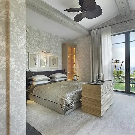 Peninsula Tropez 圣特罗佩